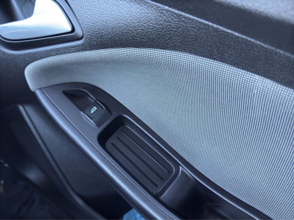 2013 Ford Focus Image 14