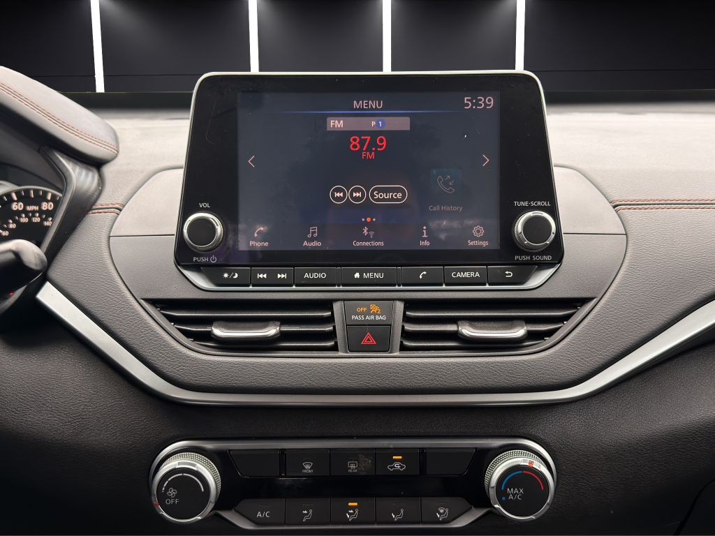 2021 Nissan Altima Image 18