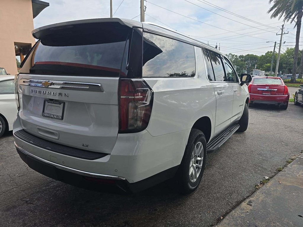 2023 Chevrolet Suburban Image 2