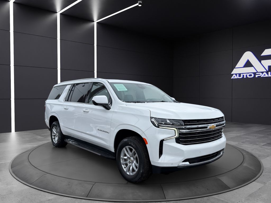 2023 Chevrolet Suburban Image 3