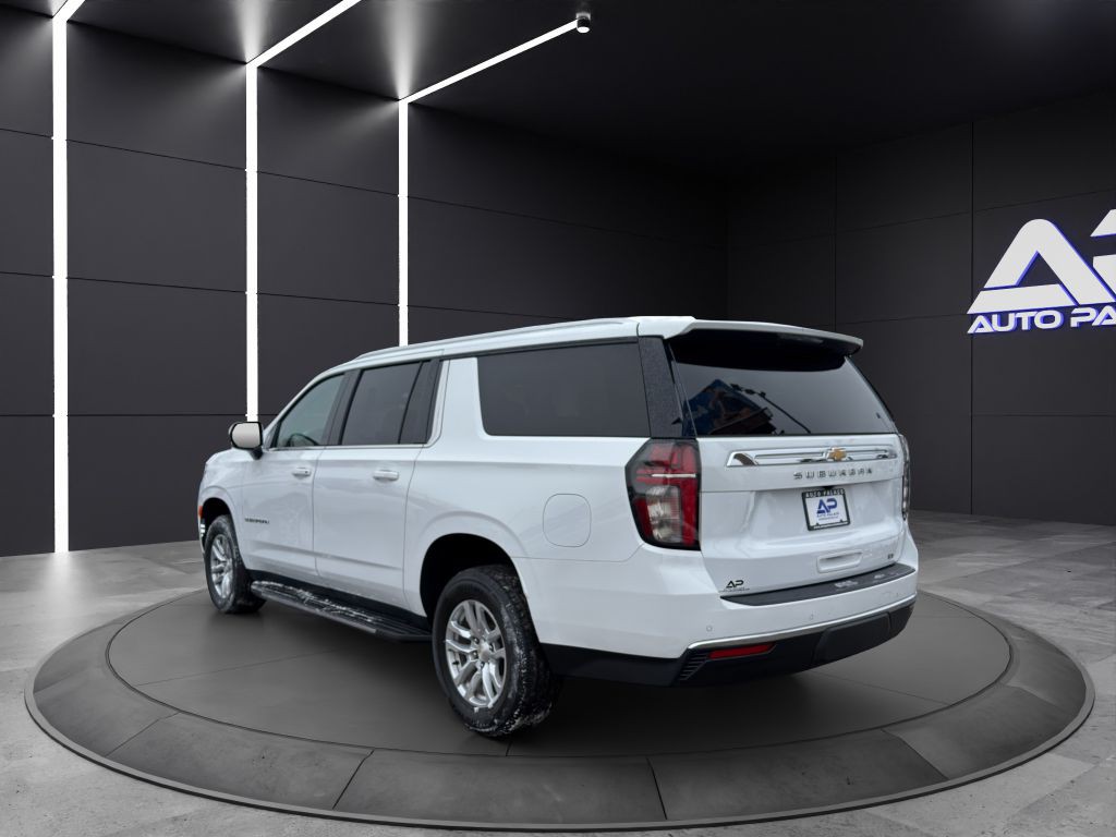 2023 Chevrolet Suburban Image 4