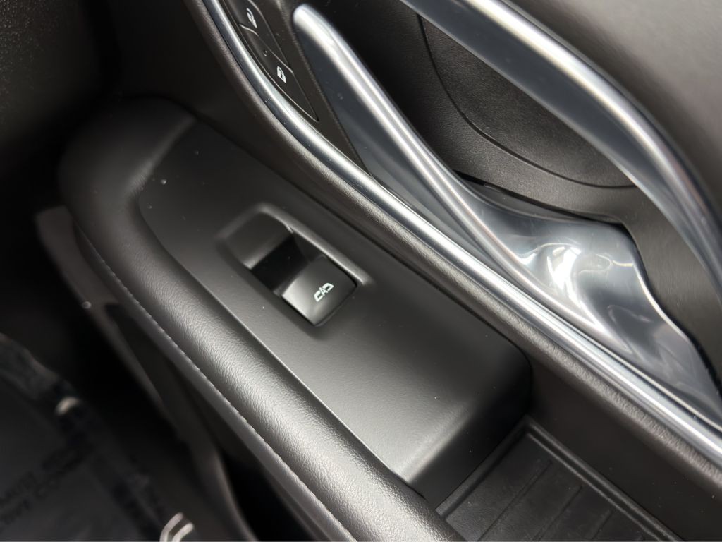 2023 Chevrolet Suburban Image 14