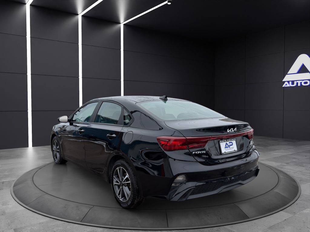 2023 Kia Forte Image 4