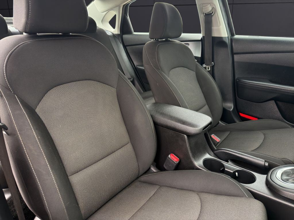 2023 Kia Forte Image 14