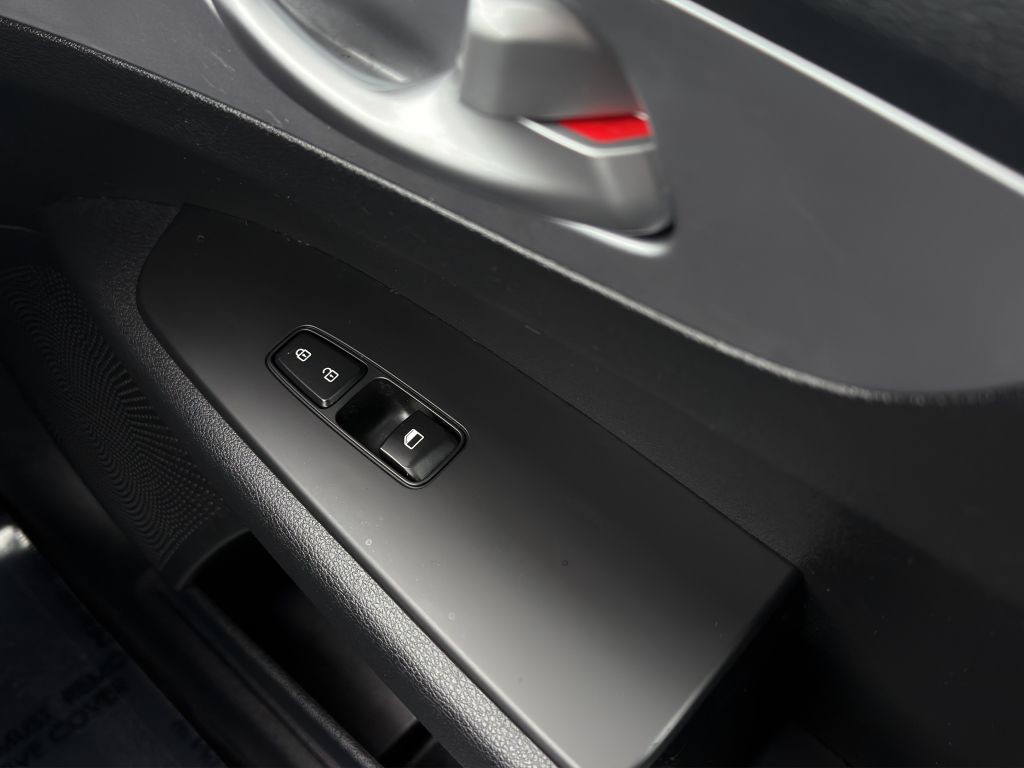 2023 Kia Forte Image 15