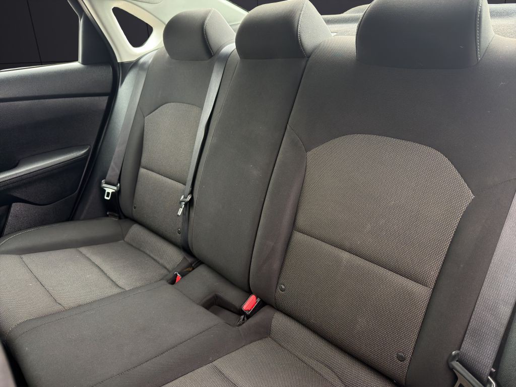2023 Kia Forte Image 21