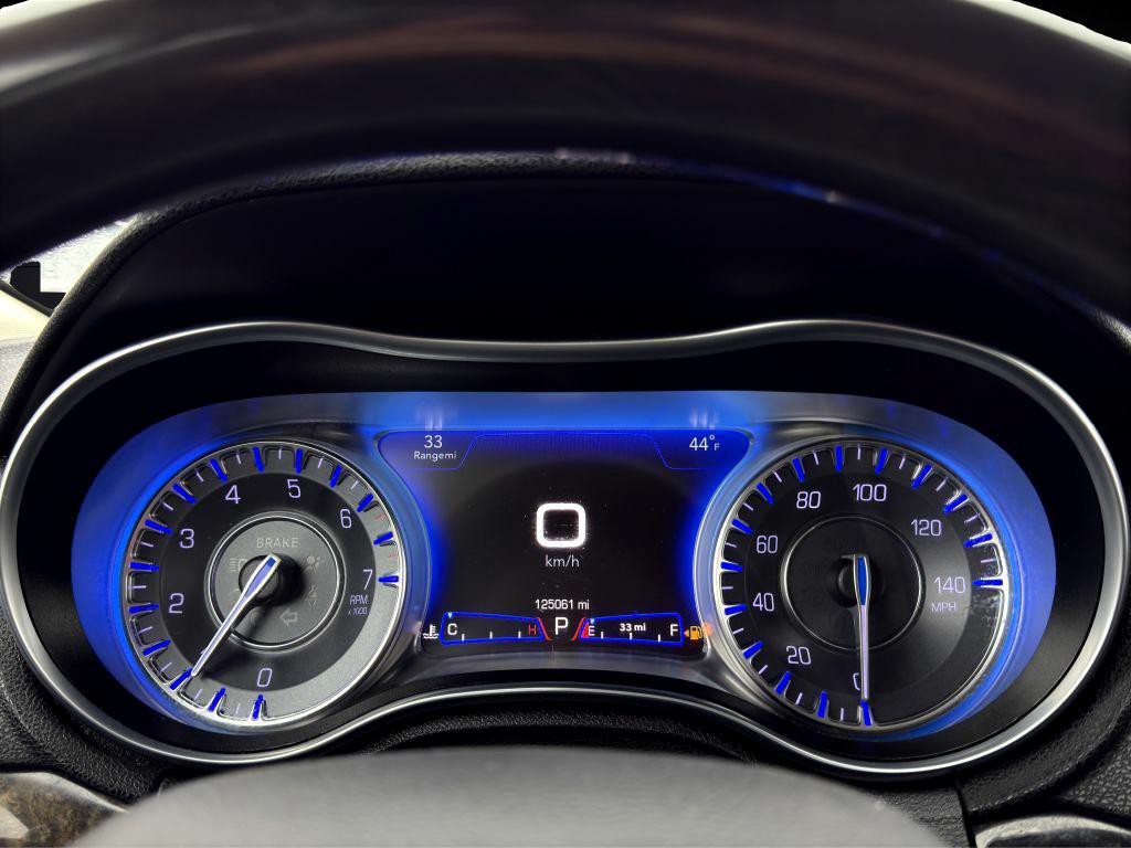 2020 Chrysler 300 Image 13