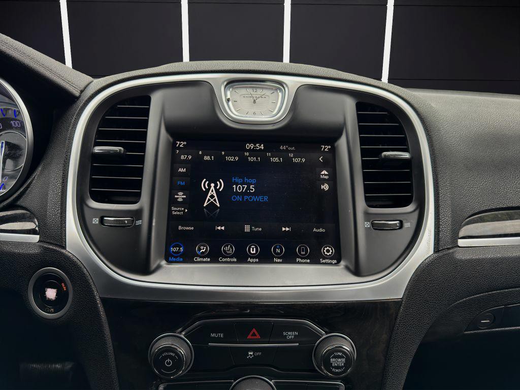 2020 Chrysler 300 Image 14