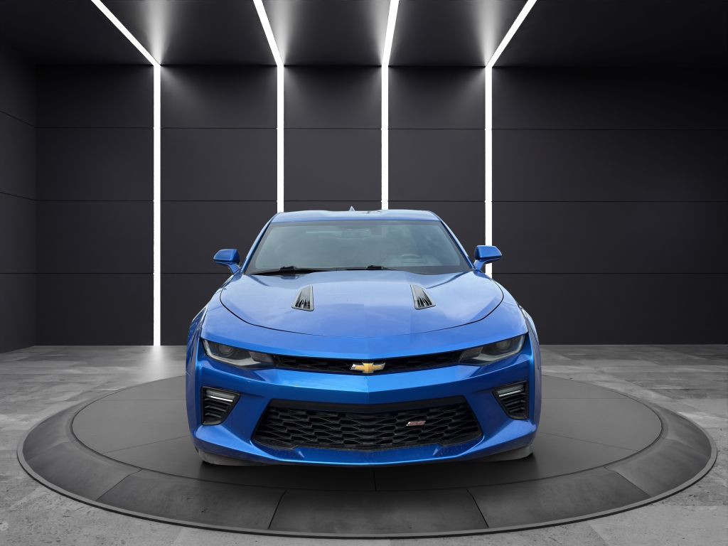 2017 Chevrolet Camaro Image 2