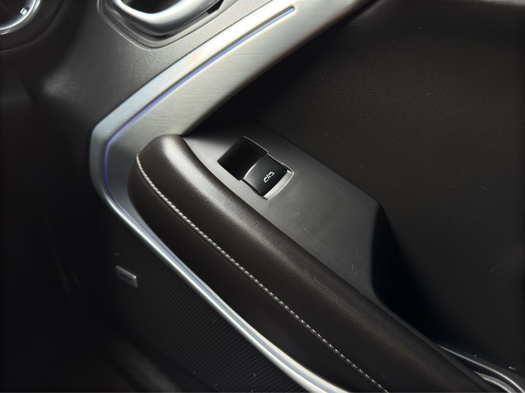 2017 Chevrolet Camaro Image 15