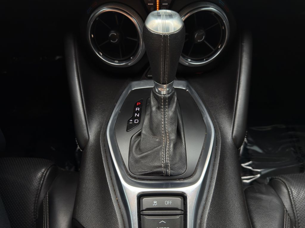 2017 Chevrolet Camaro Image 18