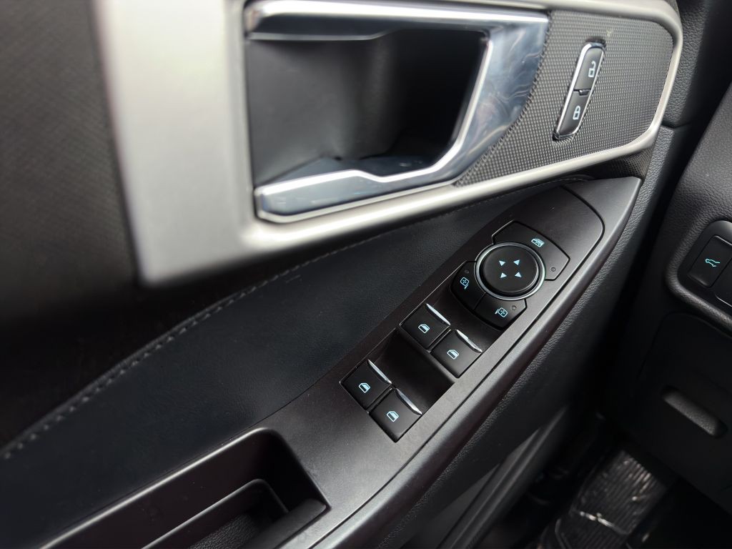 2020 Ford Explorer Image 11