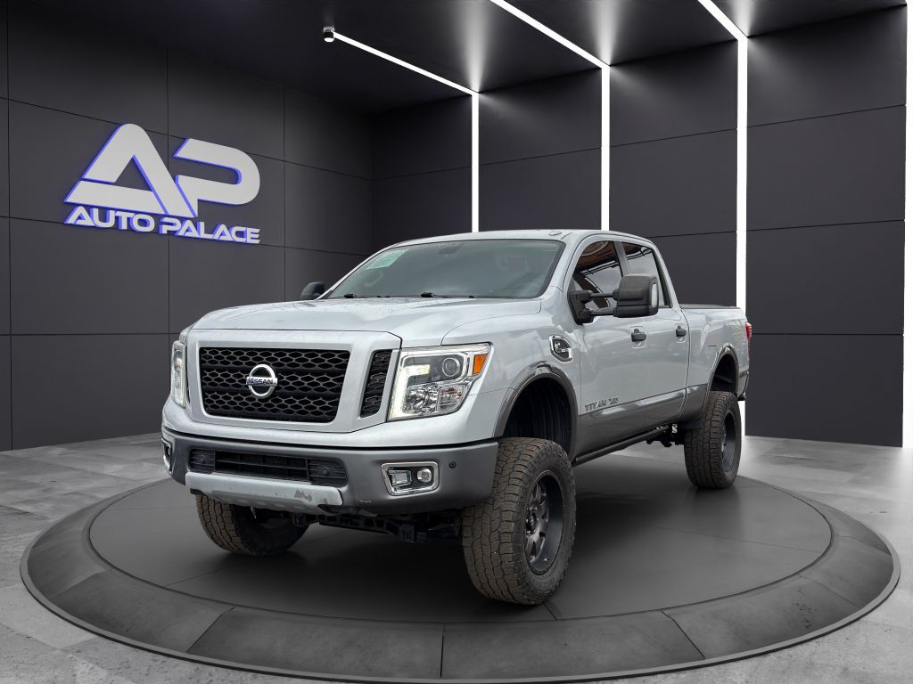 2018 Nissan Titan Image 1