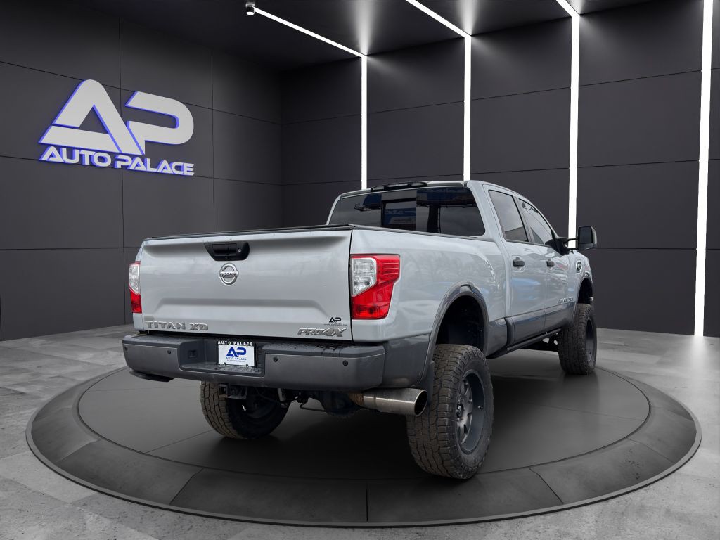 2018 Nissan Titan Image 6