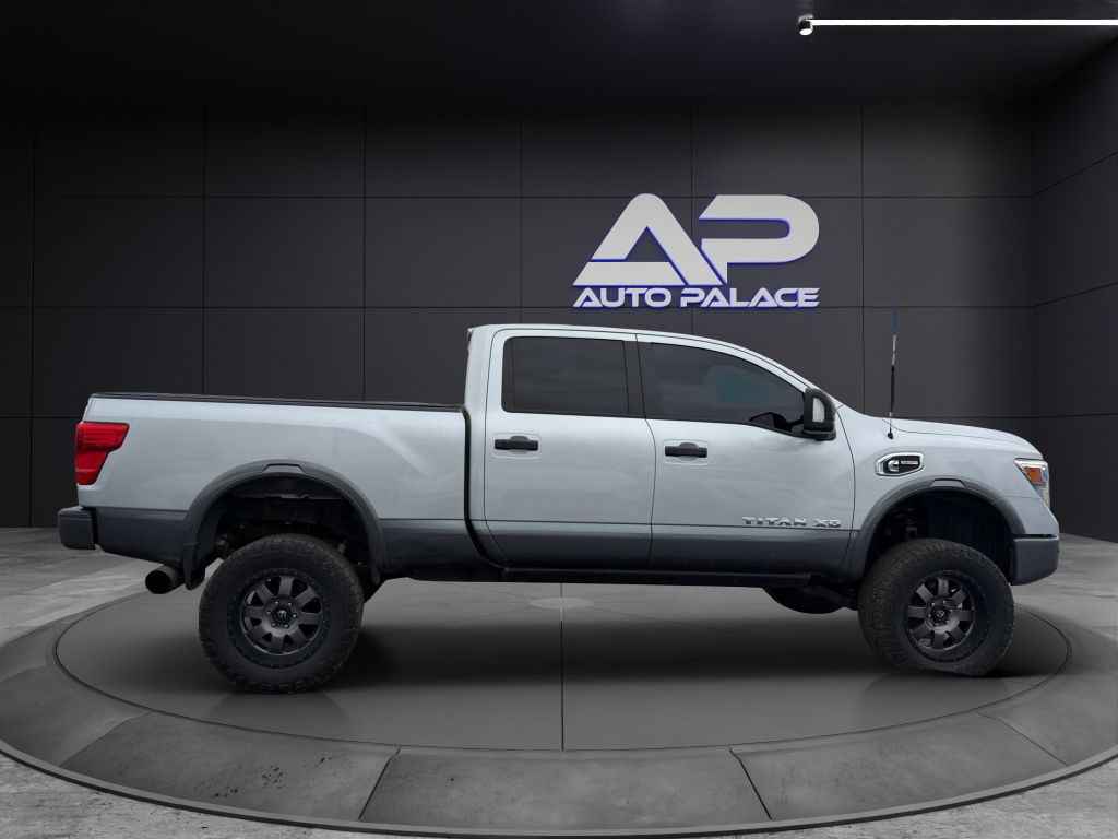 2018 Nissan Titan Image 8