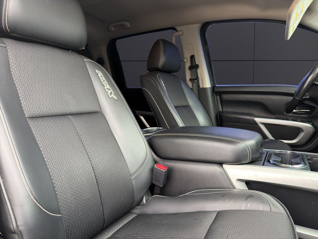 2018 Nissan Titan Image 14