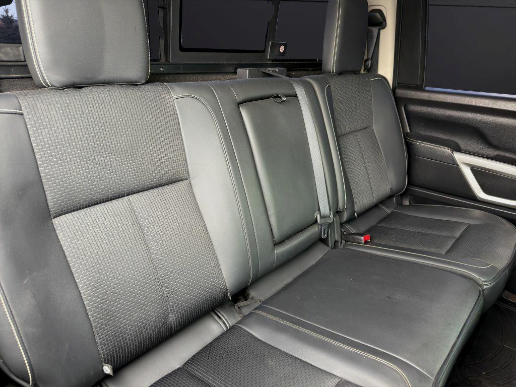 2018 Nissan Titan Image 18
