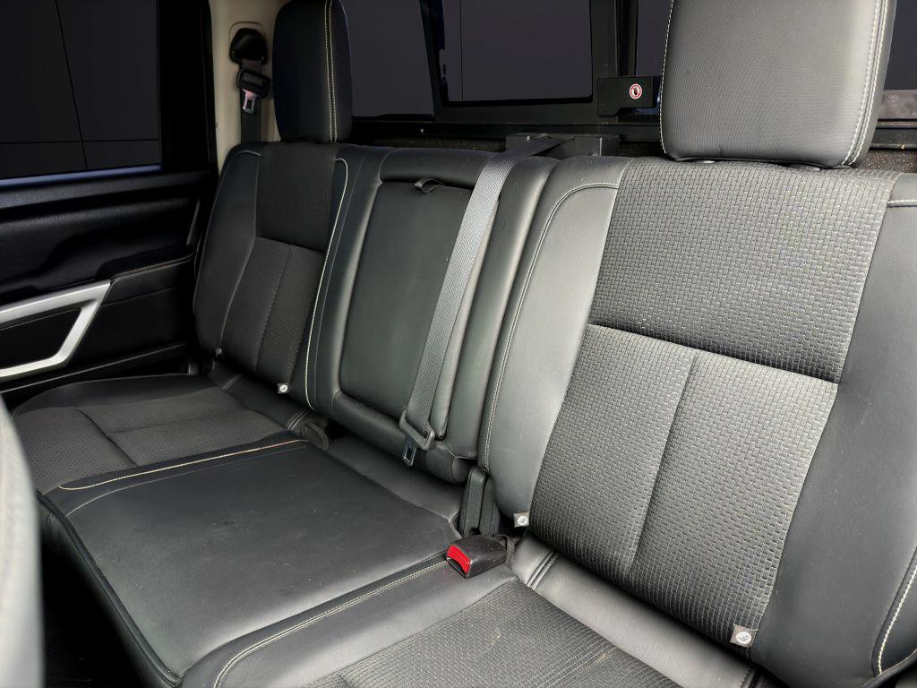 2018 Nissan Titan Image 19