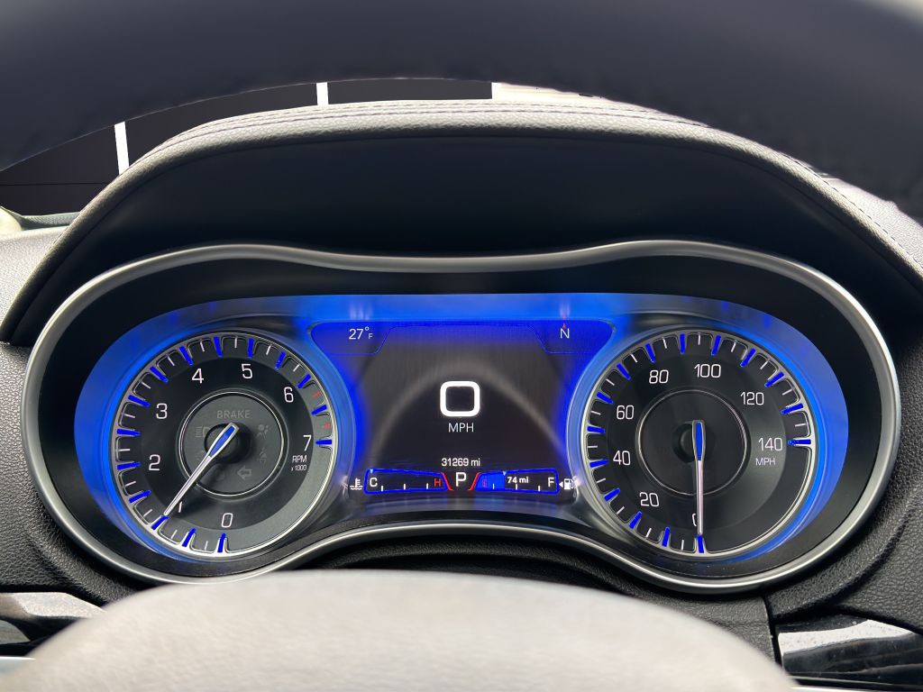 2023 Chrysler 300 Image 17