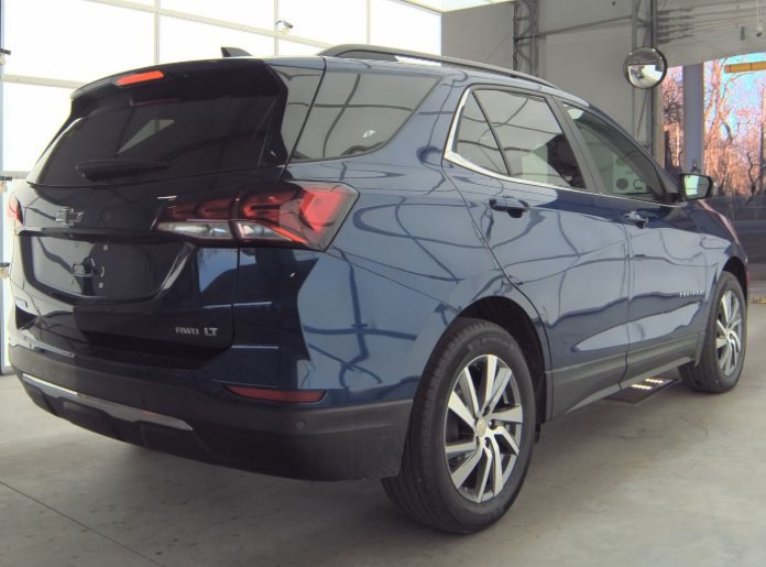 2022 Chevrolet Equinox Image 2