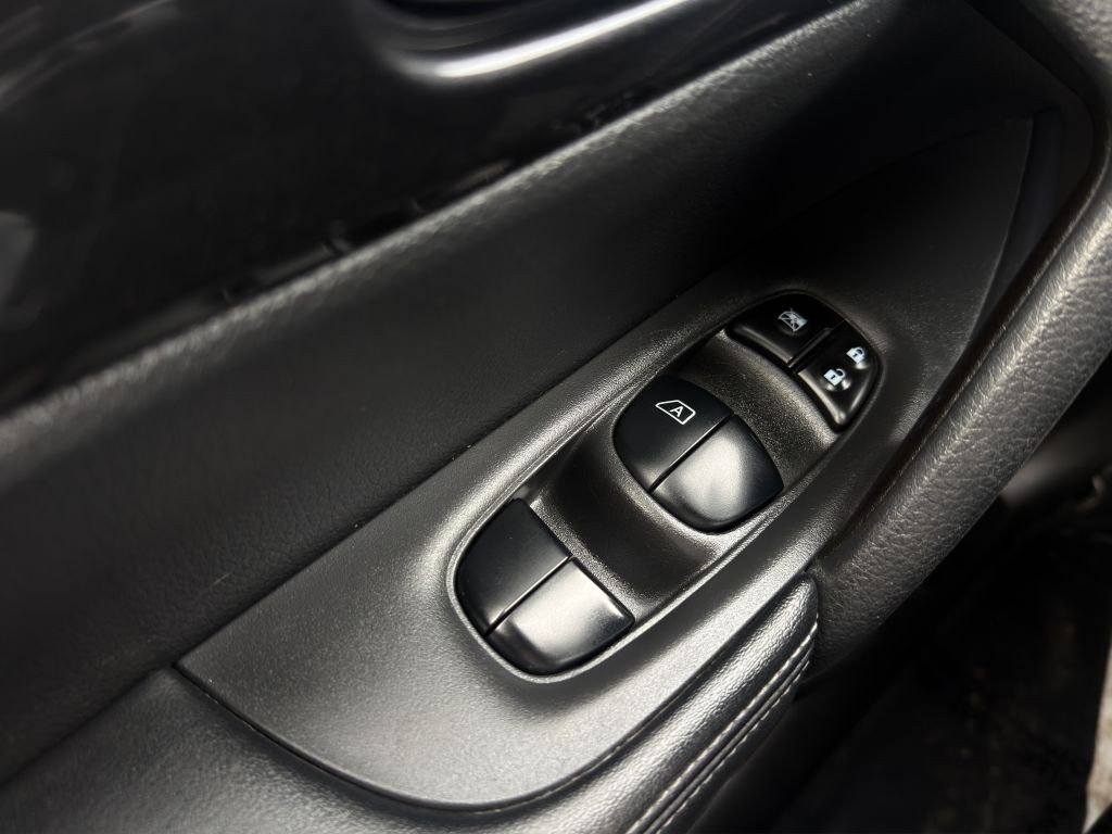 2020 Nissan Rogue Image 11