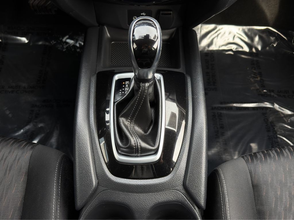 2020 Nissan Rogue Image 19