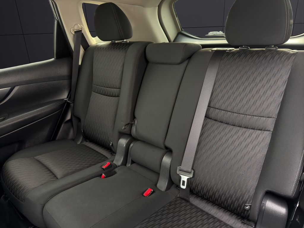 2020 Nissan Rogue Image 21