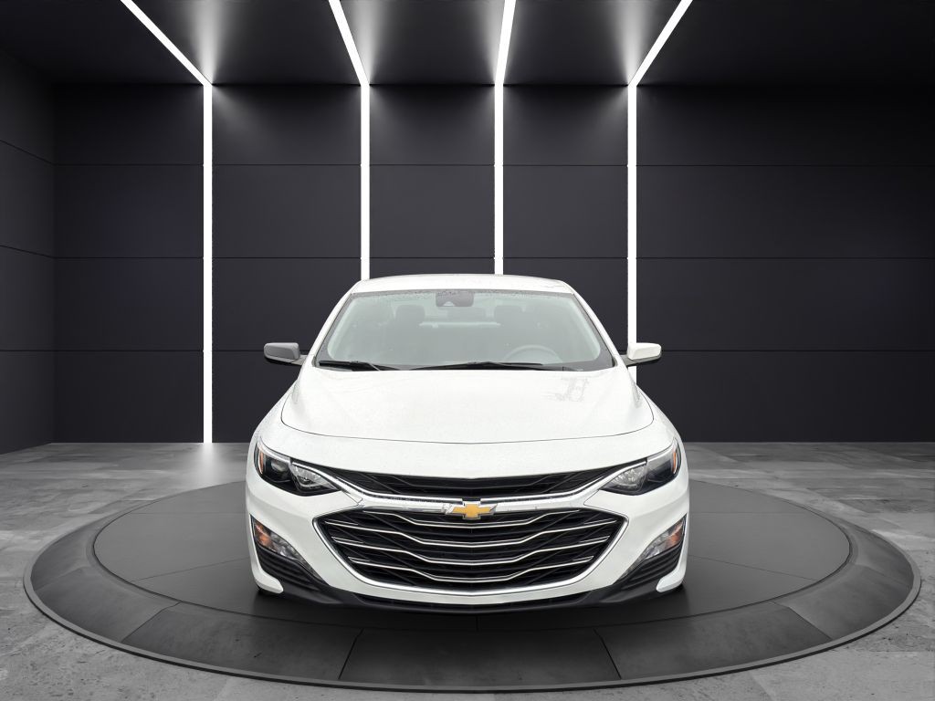 2023 Chevrolet Malibu Image 2