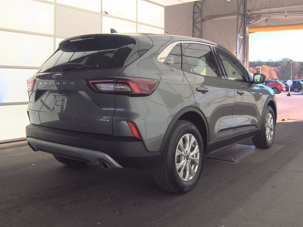 2024 Ford Escape Image 2
