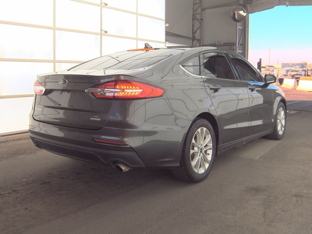 2019 Ford Fusion Image 2