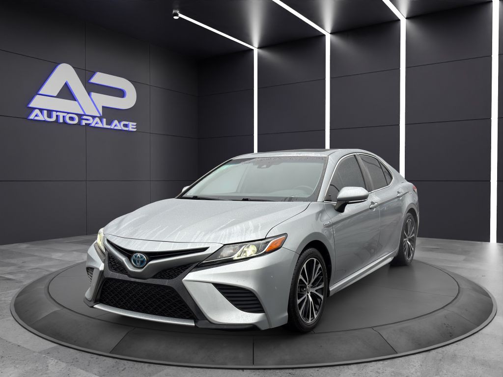 2020 Toyota Camry Image 1