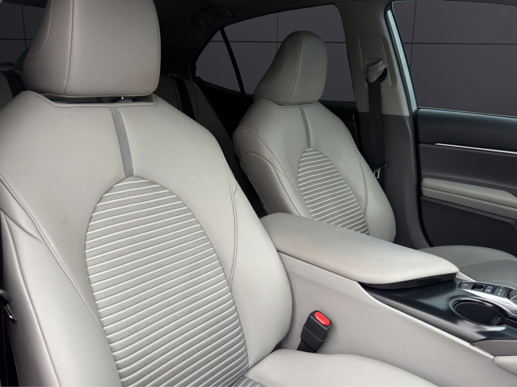 2020 Toyota Camry Image 14