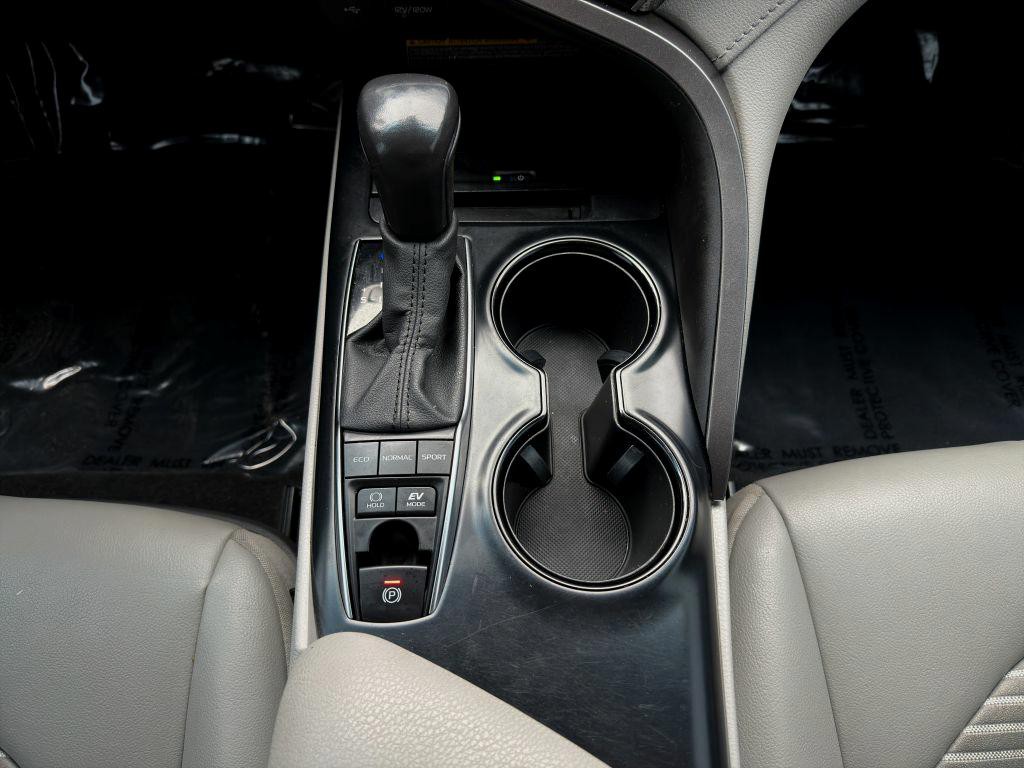 2020 Toyota Camry Image 19