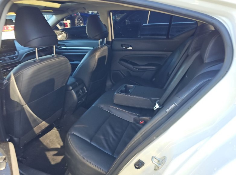 2023 Nissan Altima Image 6