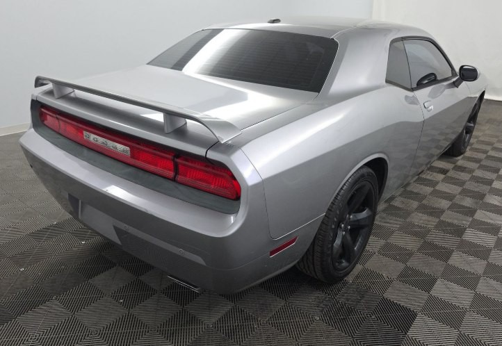 2013 Dodge Challenger Image 2