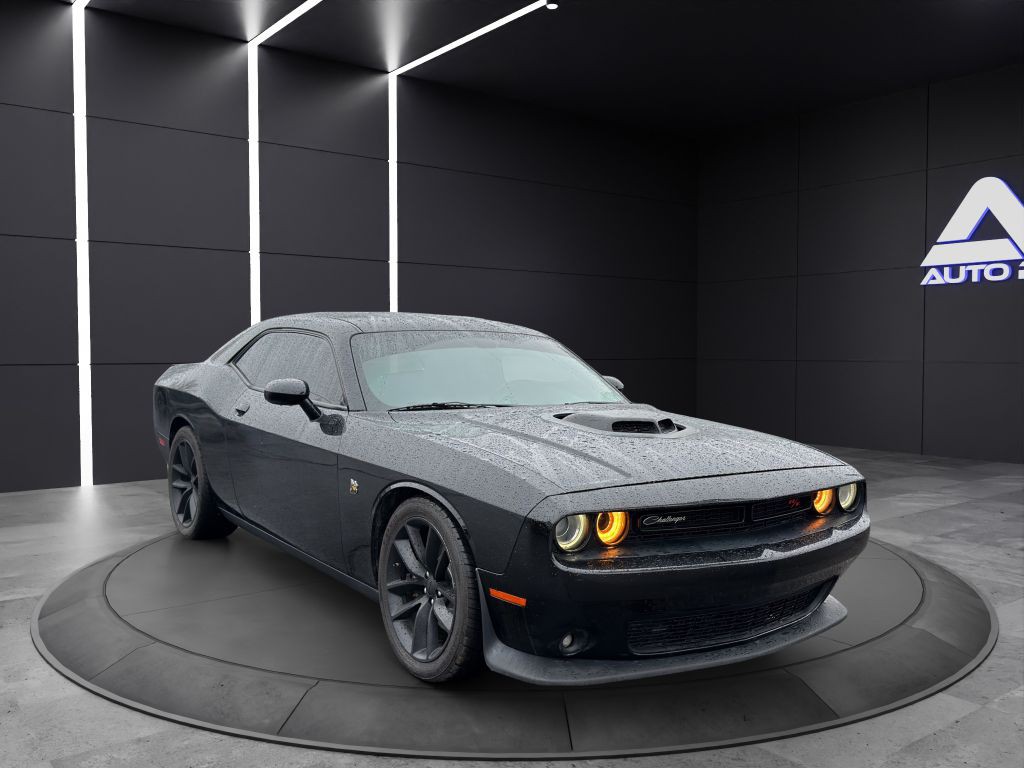 2016 Dodge Challenger Image 3