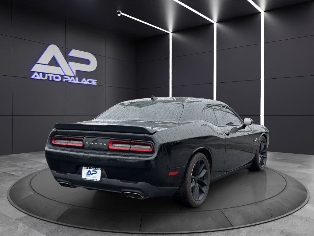 2016 Dodge Challenger Image 6