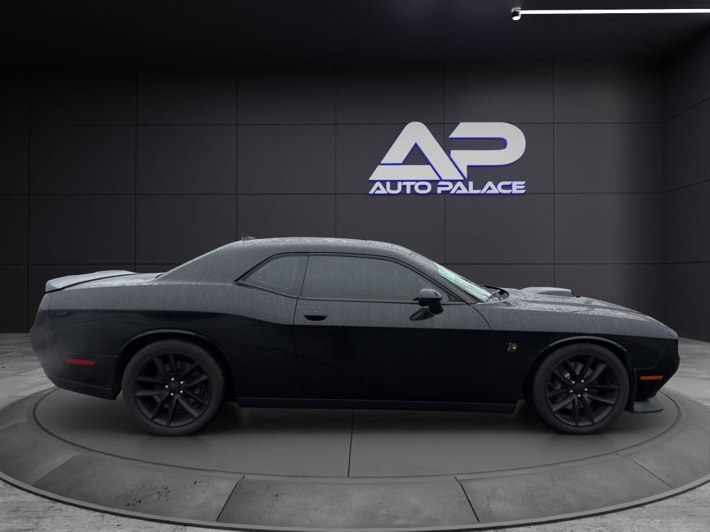 2016 Dodge Challenger Image 8