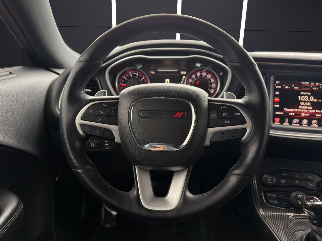 2016 Dodge Challenger Image 13