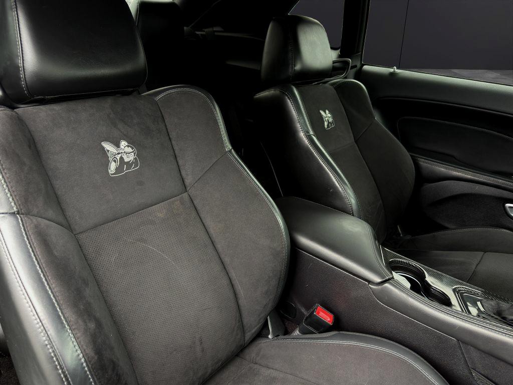 2016 Dodge Challenger Image 15