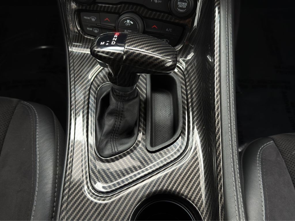 2016 Dodge Challenger Image 19