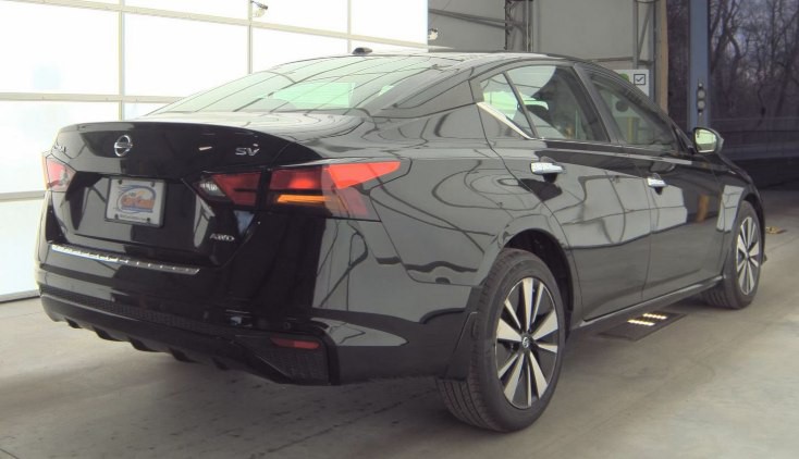 2022 Nissan Altima Image 2