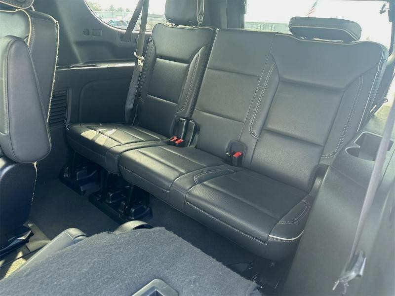 2023 Chevrolet Suburban Image 6