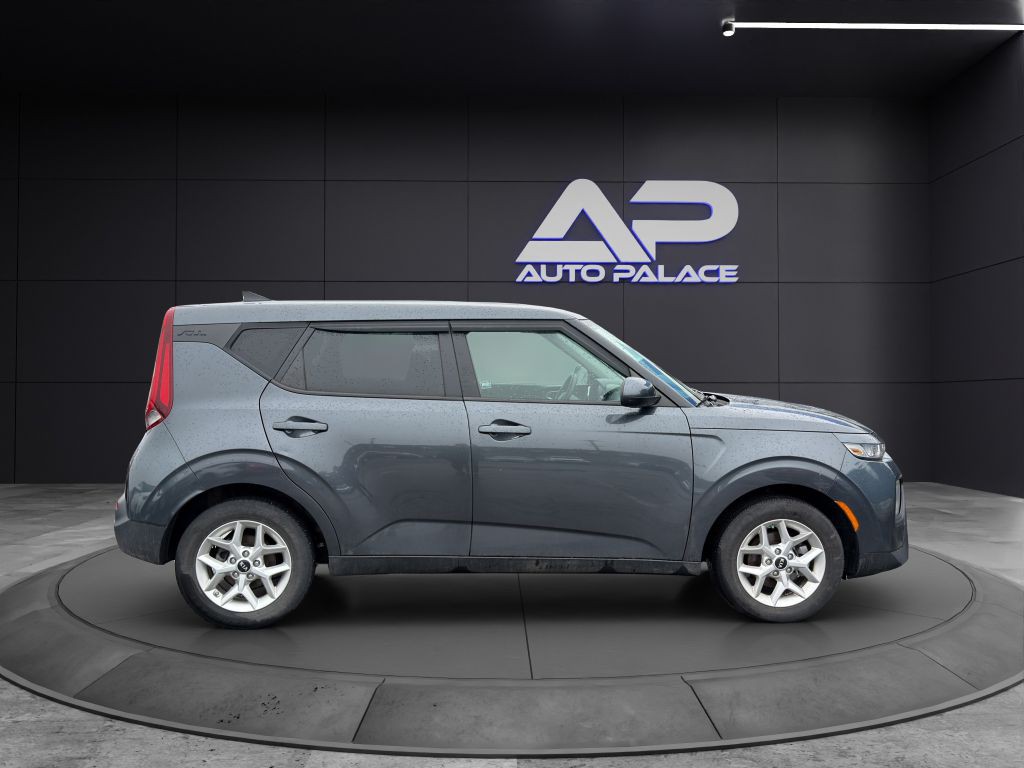 2021 Kia Soul Image 8