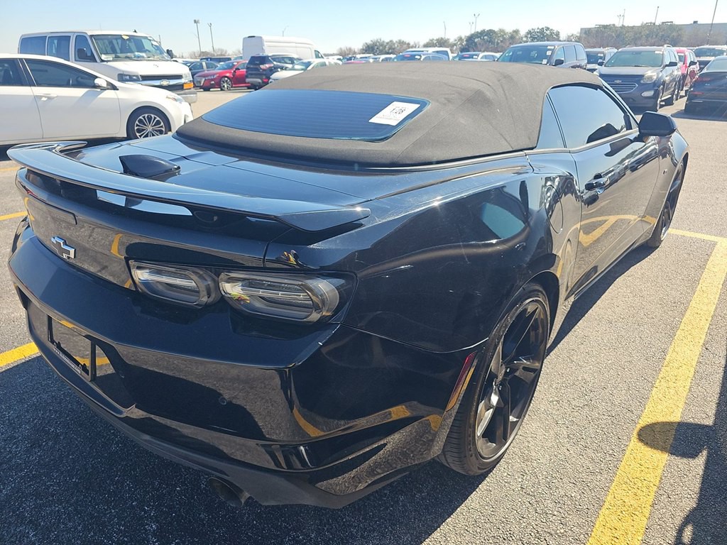2020 Chevrolet Camaro Image 2