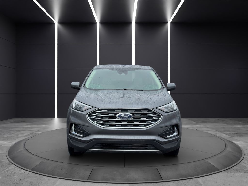 2022 Ford Edge Image 2