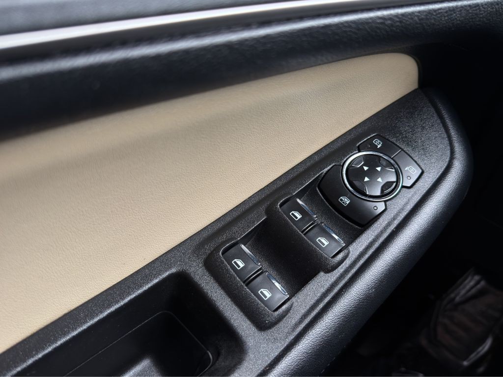 2022 Ford Edge Image 11