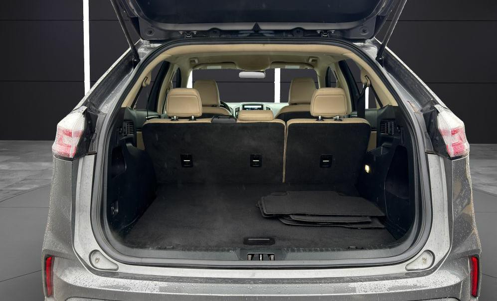 2022 Ford Edge Image 22