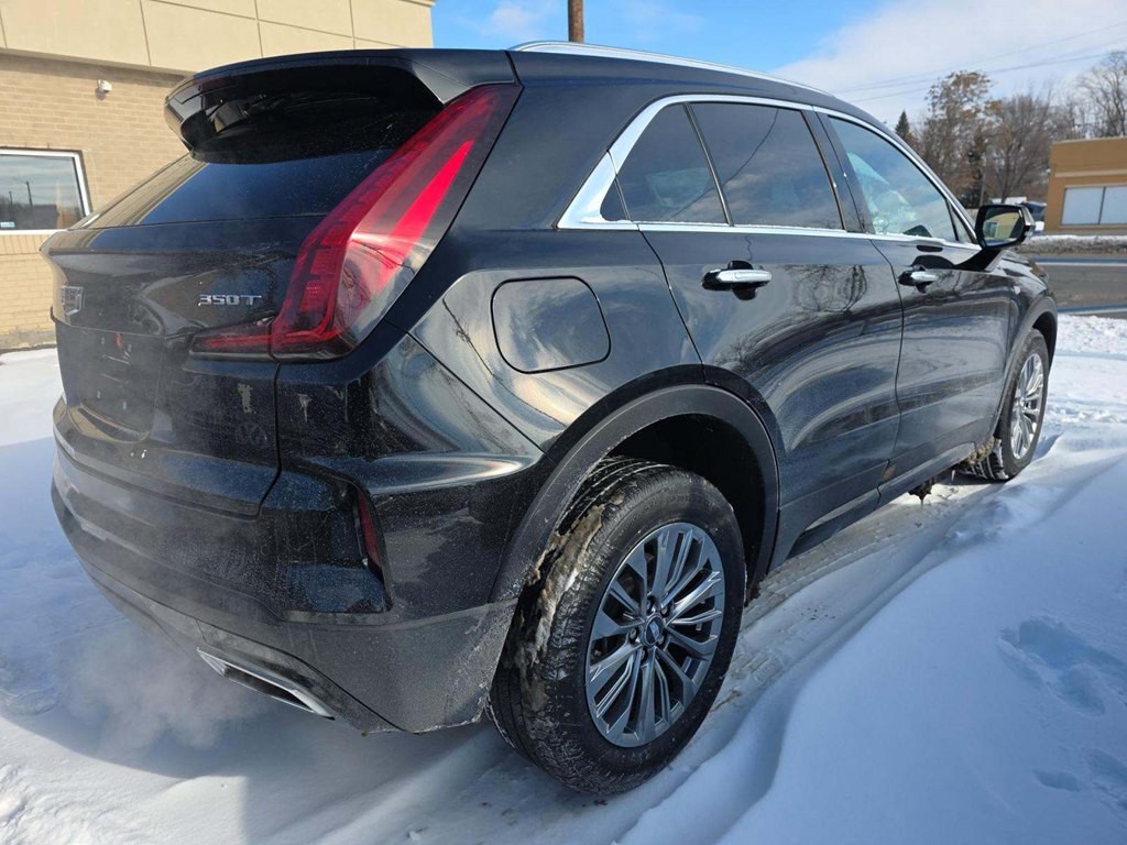 2024 Cadillac XT4 Image 2