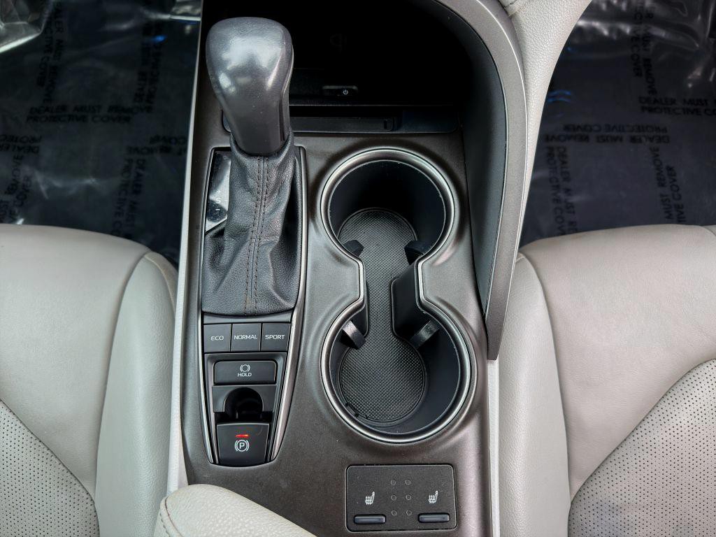 2021 Toyota Camry Image 19